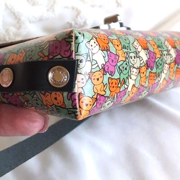 Jon Wye Vampire Cats Small Clutch/Crossbody 😺 - Picture 9 of 16
